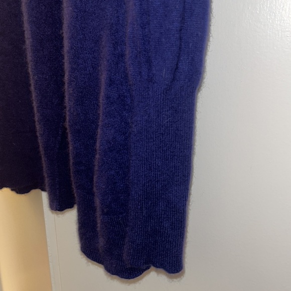 Sax 5th Avenue, 100 % cashmere looks better on then on the hanger - Picture 4 of 8
